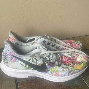 Nike Women's Floral Running Shoes - White with Multicolor Print